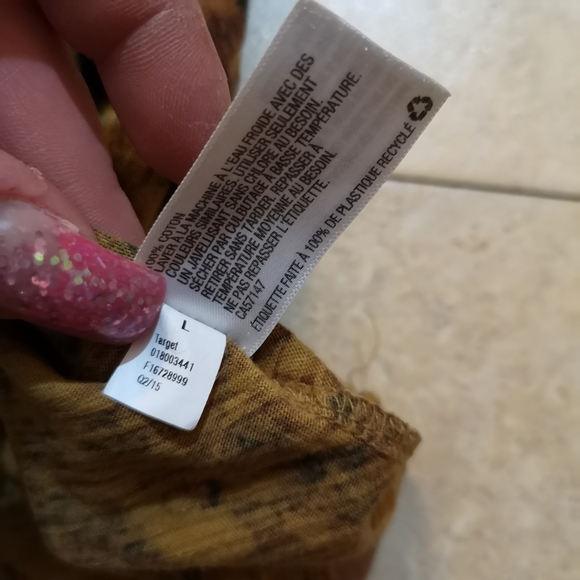 🔵 3/$30 Nice Shirt! Leopard Look V Neck! - Picture 8 of 14